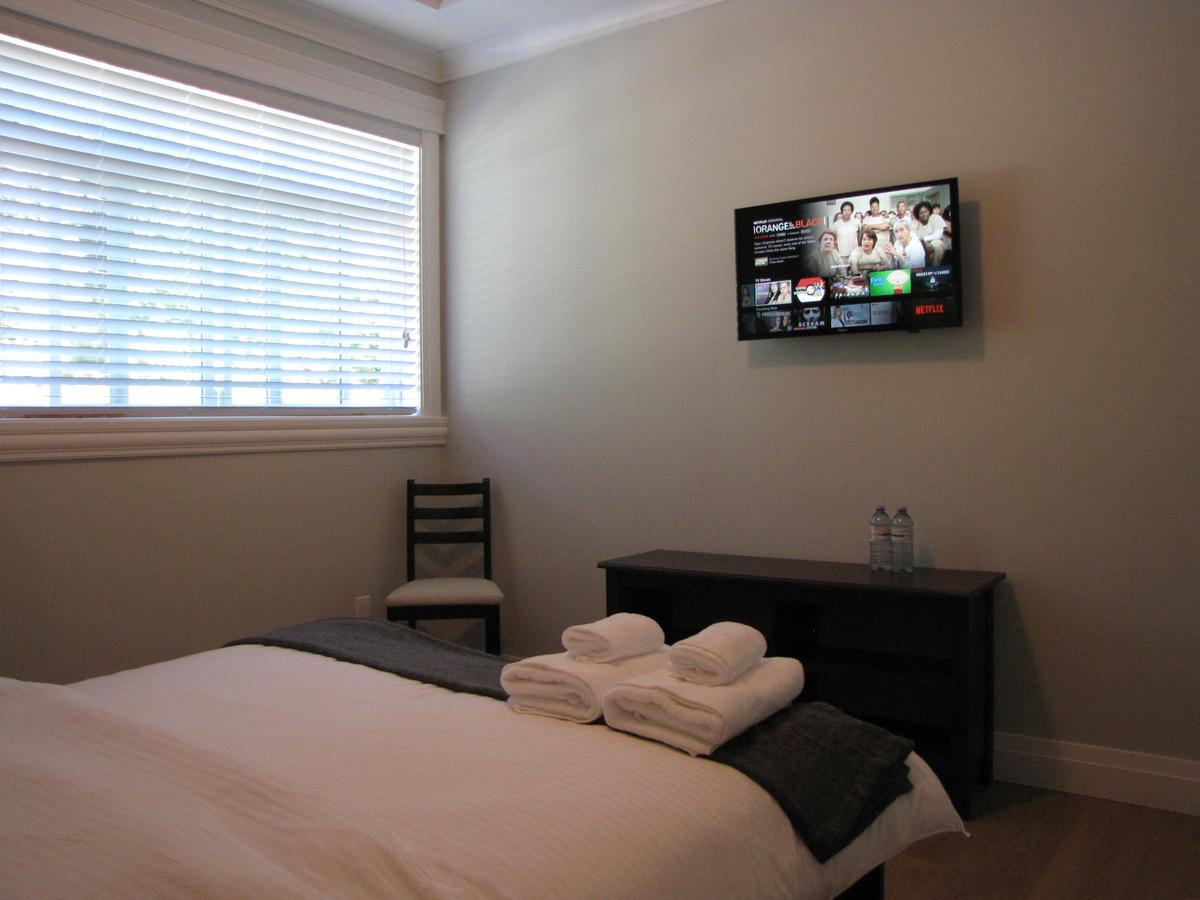 Riverfront Bed And Breakfast Lynn Creek Esterno foto